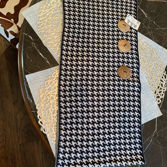 Izia Wrap/Scarf - Picture 4 of 7